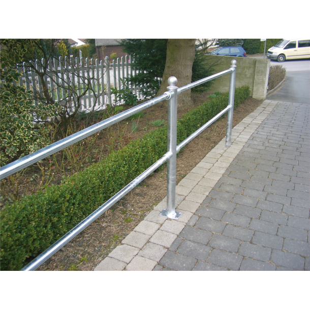 Sikkerhedsgel�nder / | afgr�nsningsgel�ndere | Fast stolpe til top- og kvartb�jet stang til indst�bning i beton | Hj�rnestolpe til top- og kvartb�jet stang | varmgalvaniseret